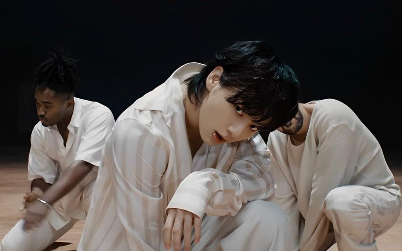 The Golden Maknae aces literally everything he takes up – no wonder he is part of BTS’s dance line, which also includes J-Hope and Jimin. Jungkook said that he kept the choreography simple for this song, but did his best to capture the sensual ‘90s American vibe through his movements