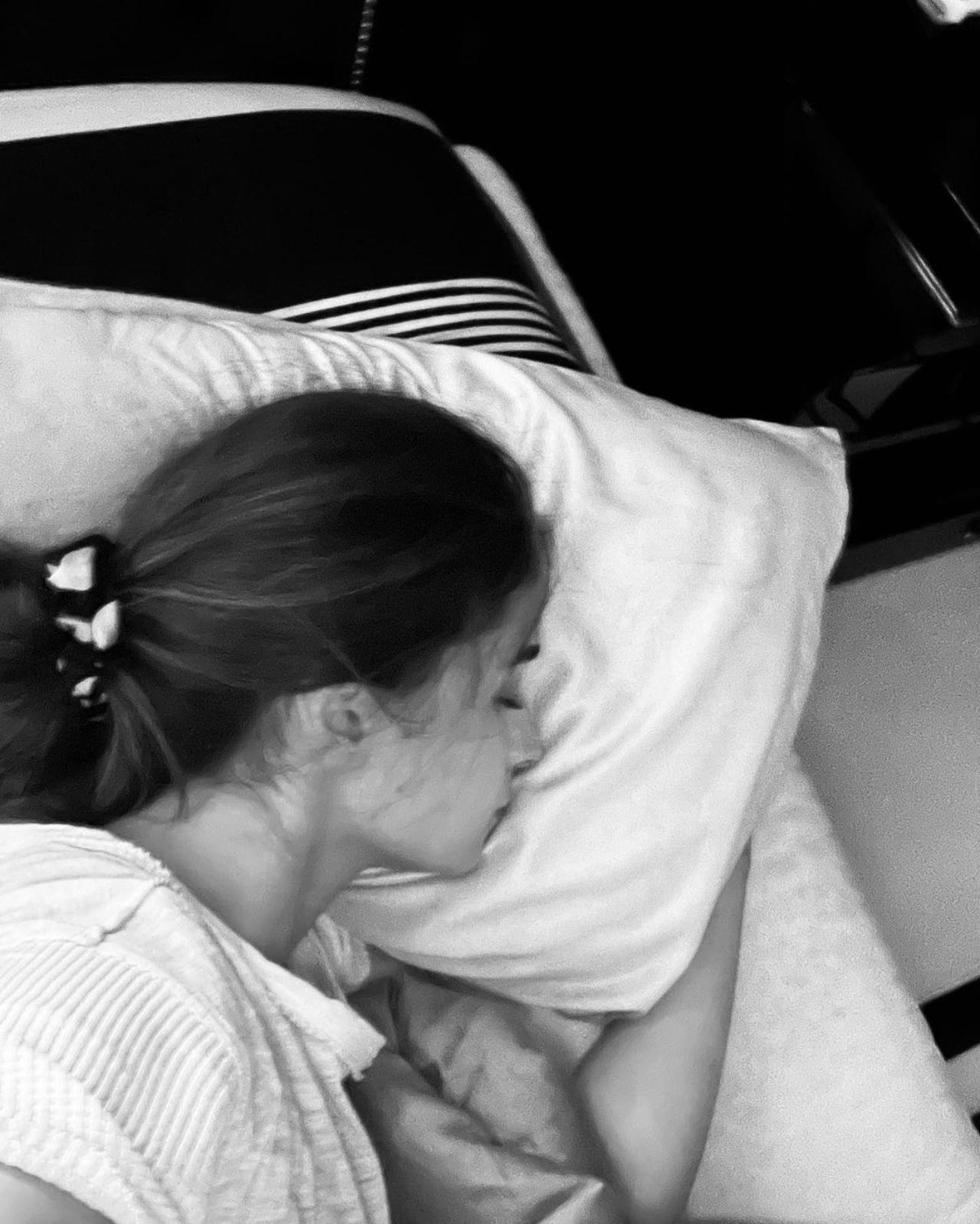 Alia also shared an adorable behind-the-scenes photo of how the kahaani ended - with her tuckered out at the end of a long day! The actress definitely needs her beauty sleep to prepare for the slew of upcoming promotions for the movie