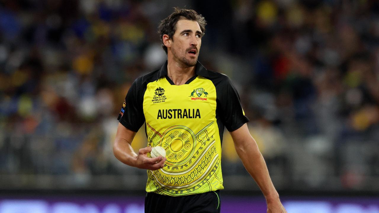 5. Mitchell Starc – Australia
Australian fast bowler Mitchell Starc has 49 World Cup wickets to his name in 18 matches. He is one of the best fast bowlers in current generation. He also holds the record for fastest 150 ODI wickets.