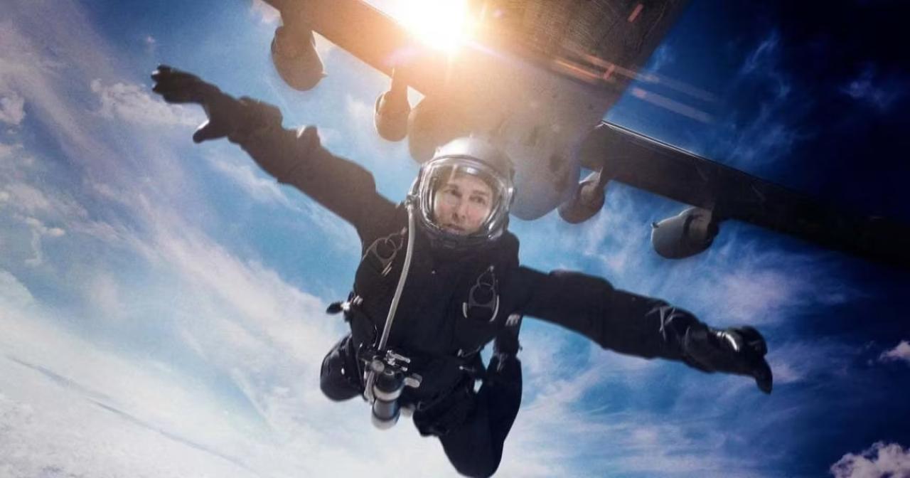 Mission: Impossible - Fallout is full of life-threatening stunts. With this helicopter free-fall jump, Tom Cruise became the first actor in history to film a HALO (High Altitude, Low Open) skydive. A year of preparation went into this stunt