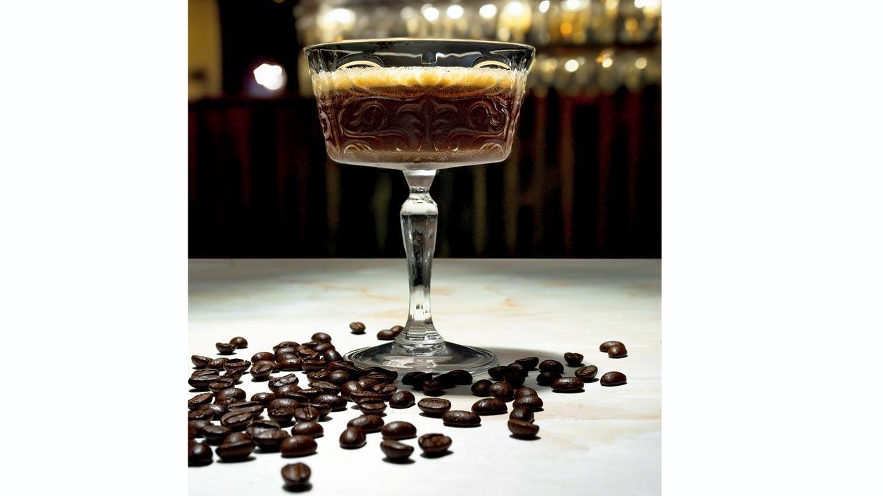 Indulge in these hot and cold cocktails to make the most of monsoon in Mumbai