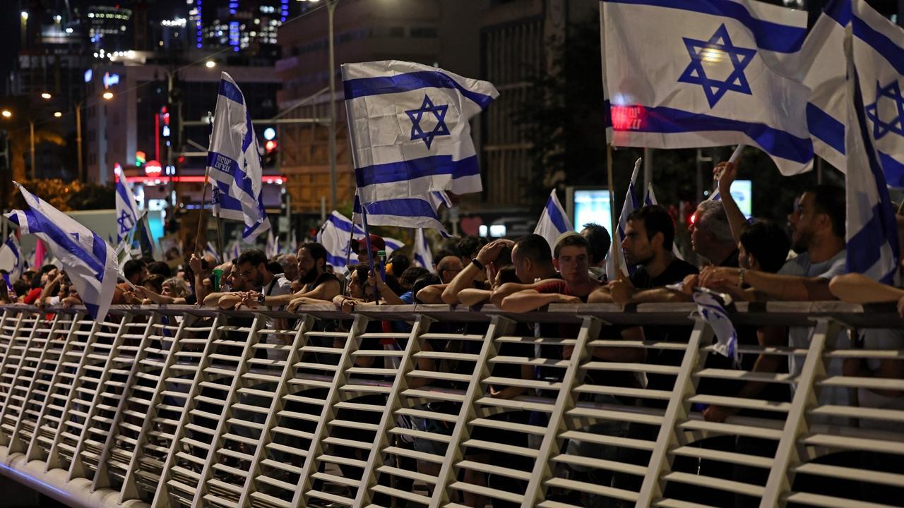 The demonstrations came the morning after Prime Minister Benjamin Netanyahu’s parliamentary coalition gave initial approval to a bill to limit the Supreme Court’s oversight powers