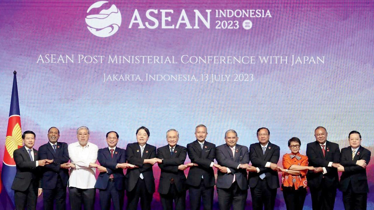 China, ASEAN to sign pact on sea feud in 3 years