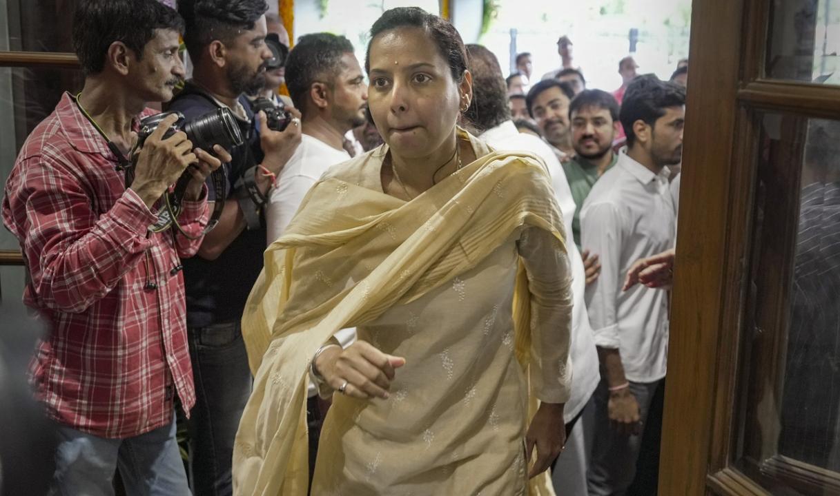 Maharashtra political crisis: Shiv Sena MLA opposes NCP's Aditi Tatkare becoming Raigad guardian minister