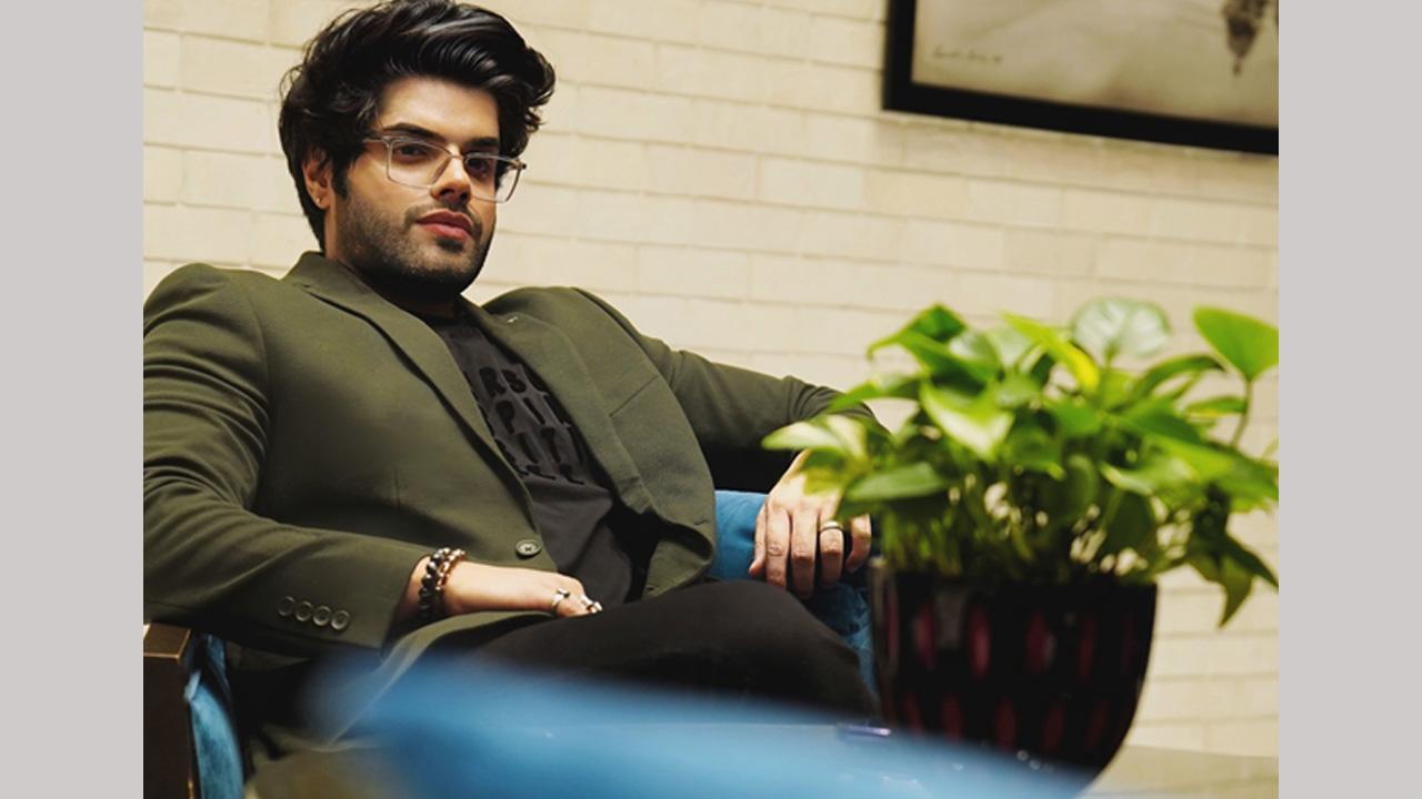 Aditya Nair triumphs at Golden Glory Awards 2023 presented by Brands Impact