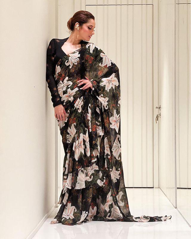Ankita here chose to believe 'whenever in doubt always go for black and if still in doubt go floral'