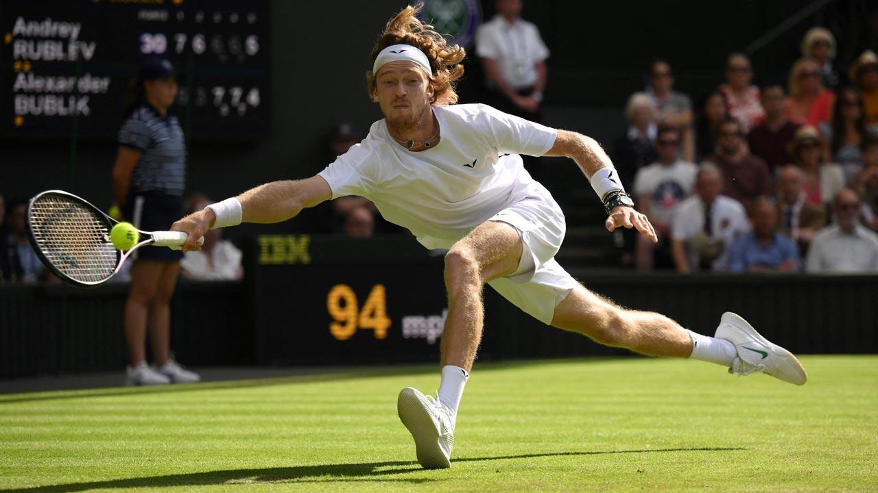 Wimbledon 2023 Rublev survives Bublik assault to reach maiden quarters, Sinners too advances