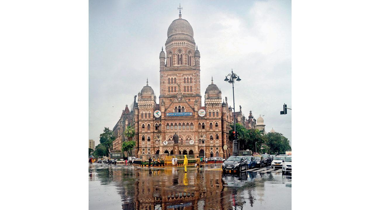 The Brihanmumbai Municipal Corporation headquarters on June 30. Pic/Sayyed Sameer Abedi