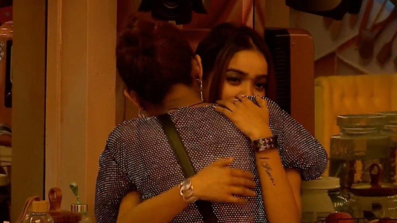 Bigg Boss OTT 2 Weekend ka Vaar: Aashika Bhatia bids farewell to housemates