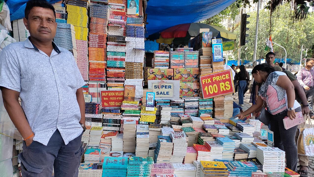 After business was affected during the Covid-19 pandemic, Mahindkar decided to sell books at Rs 100 because he realised a lot of people were facing difficulty buying books, and so was he with money. Ever since, he made the business decision, books at his stall have been selling like hot cakes. Mahindkar also has other books that are rare to find that are priced more than that, but readers and bargain and get them for a good deal.