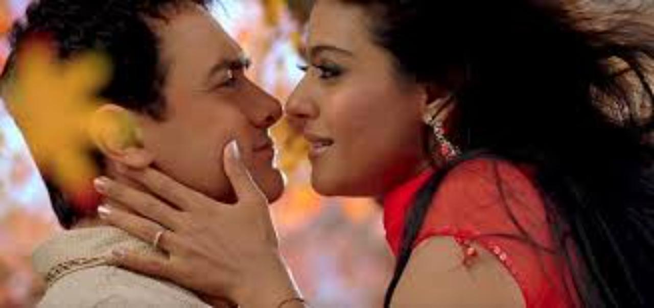 'Mere Haath Mein' is a beautiful and soulful track that portrays the blossoming love between the characters Zooni, played by Kajol, and Rehan Qadri, played by Aamir Khan