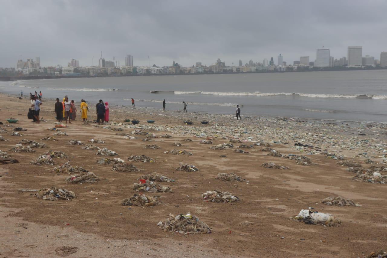 Rain intensity increased after midnight on Thursday and some areas like Dadar, Mahim, Khar, Matunga and Kurla recorded downpour in the range of 40 mm to 70 mm in the last 12 hours, as per rainfall data of the Brihanmumbai Municipal Corporation (BMC)