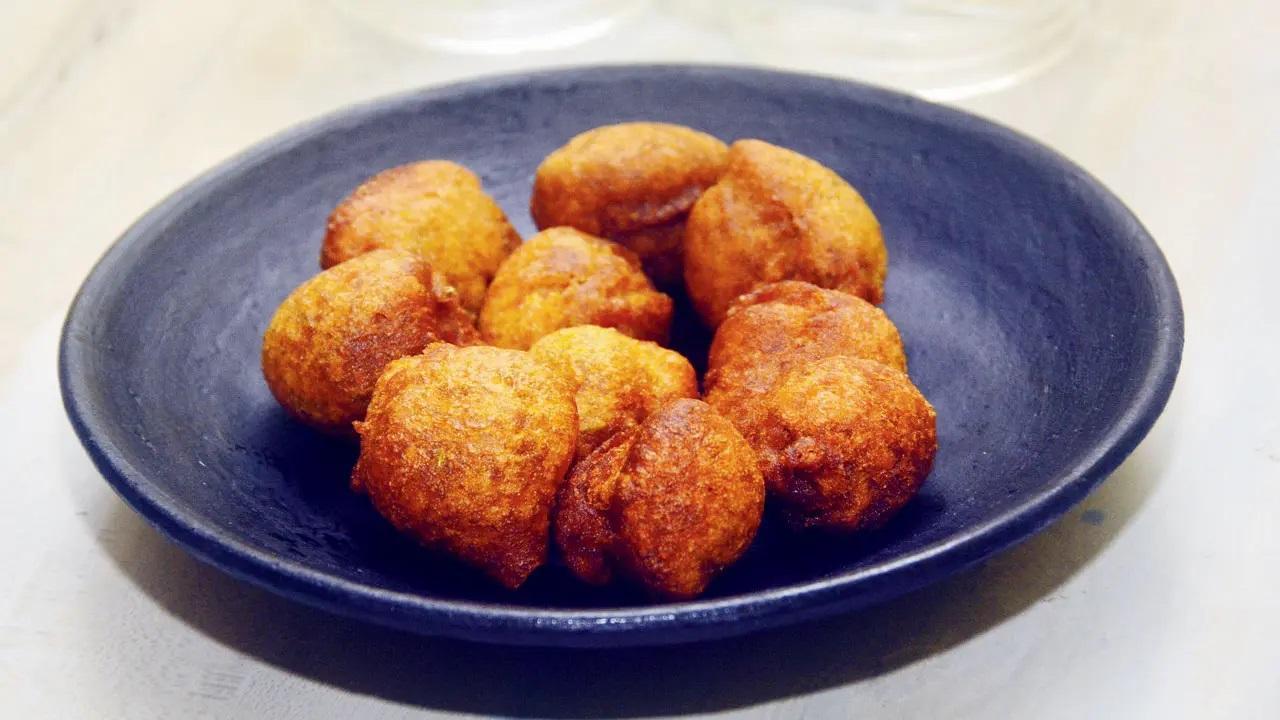 IN PHOTOS: Enjoy these unique deep-fried Indian dishes during this monsoon