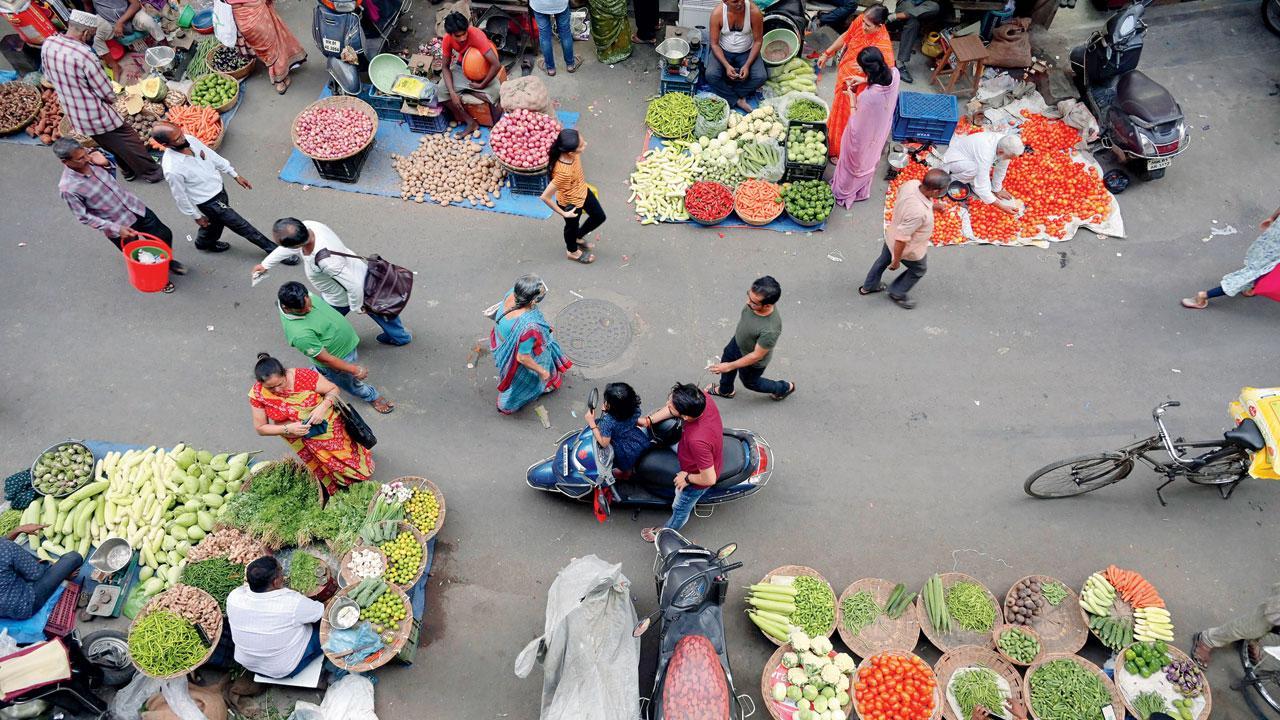 Mumbai: ‘Give us legit licences, not PM yojana loans’