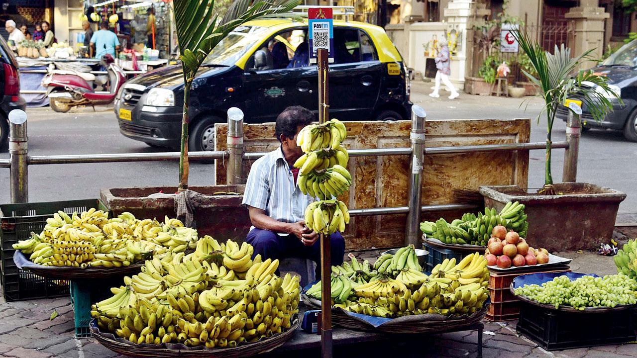 A banana vendor at Dadar TT. Representation Pic/Atul Kamble