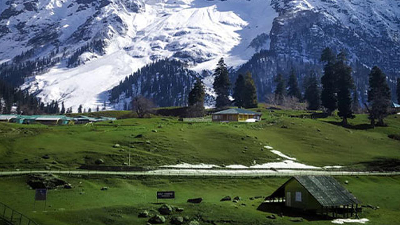 Heaven On Earth: Why Kashmir Tour Should Be on Your Bucket List