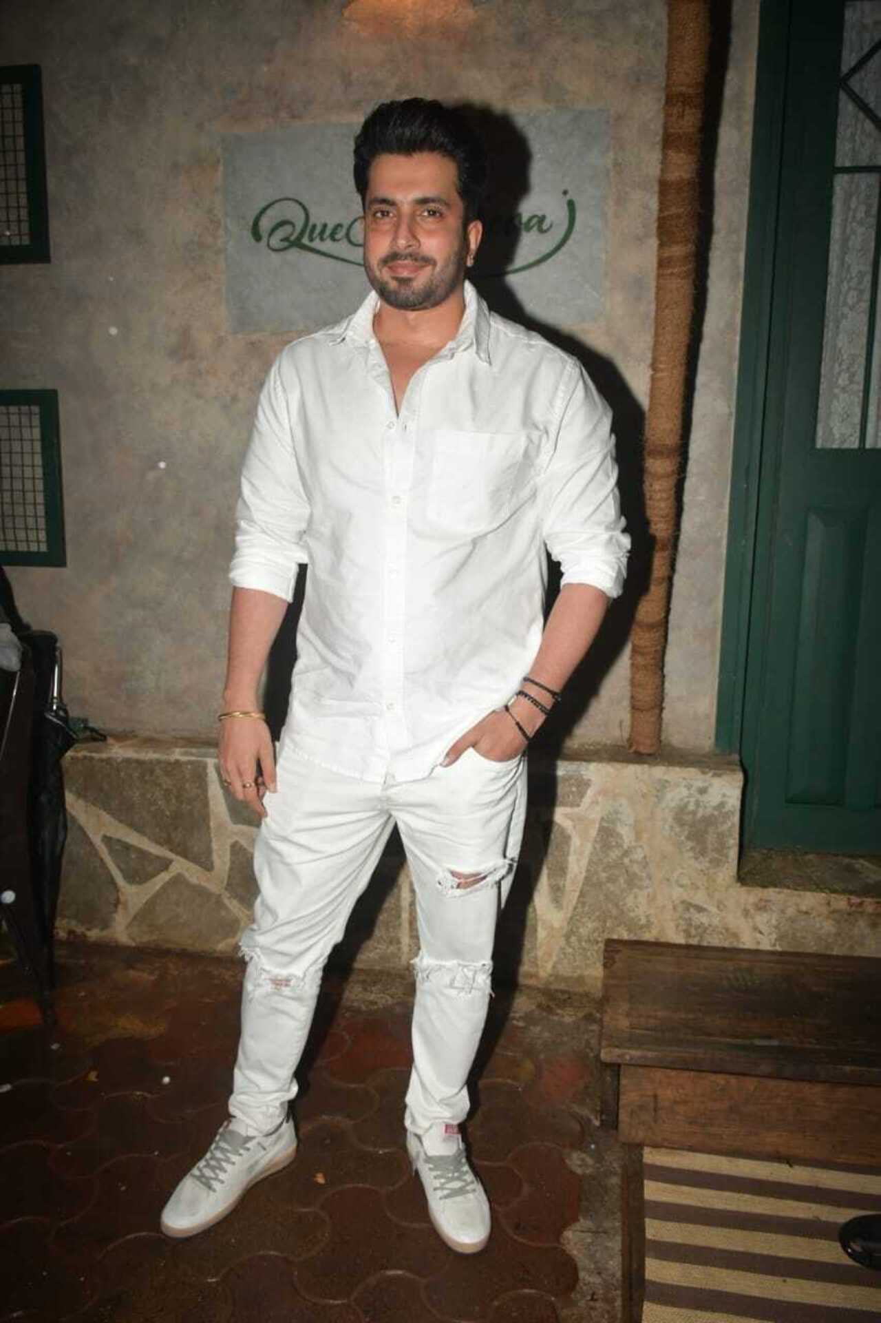 Sunny Singh looked dashing in white jeans and a matching shirt as he attended Huma’s birthday party at Que Sera Sera