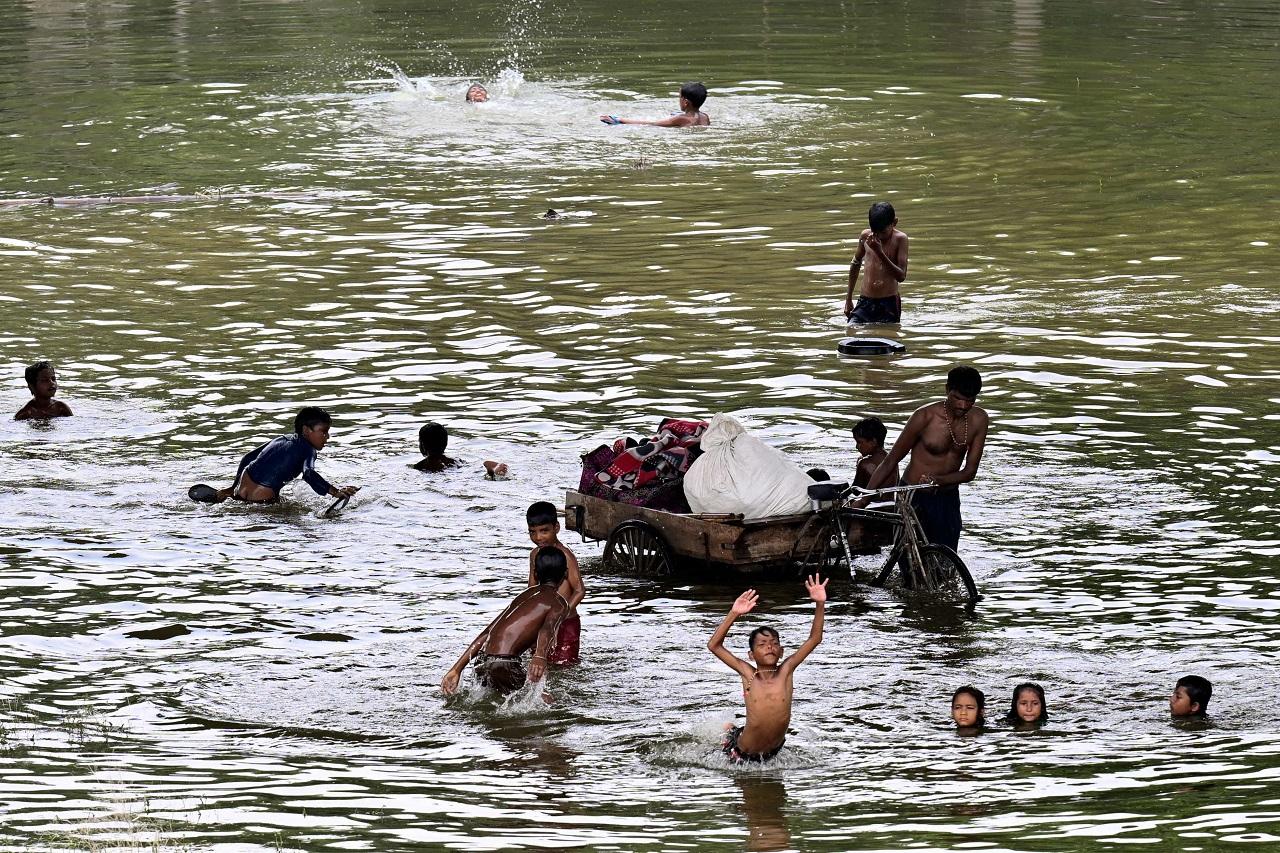 Later, following an noticeable improvement in the waterlogging situation, the Delhi government lifted the ban on entry of heavy vehicles into the national capital
