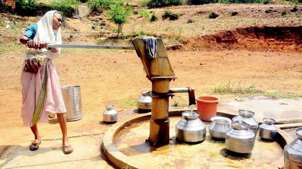 How women in Nashik's villages are facing challenges to fetch water