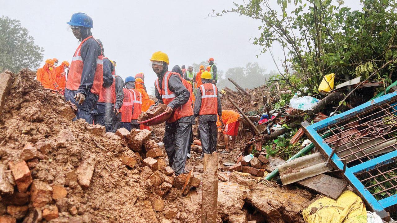 Raigad landslide: Stink emanates from debris, hope fades