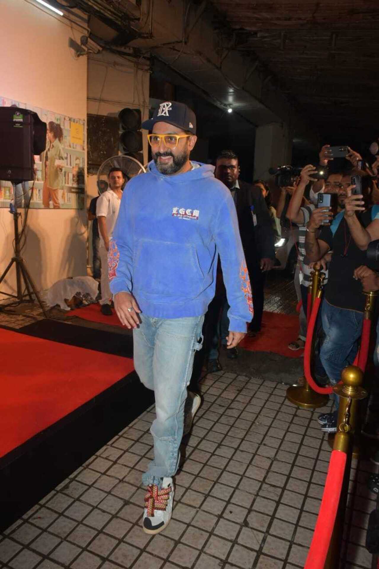 Abhishek Bachchan also came to see mother Jaya Bachchan's much-awaited film 