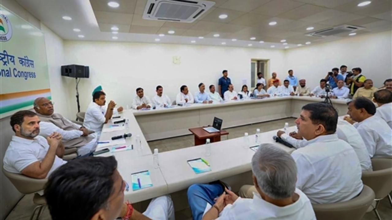 IN PHOTOS: Congress holds meeting on Rajasthan polls