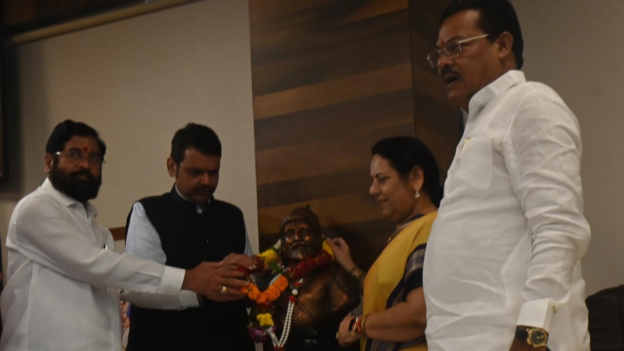 Gorhe said she has joined the official Shiv Sena. “Shiv Sena is heading in the right direction under the able leadership of Eknath Shinde,” adding, “I have decided to join Shiv Sena keeping in mind the women’s issues and overall development of the state and country”
 