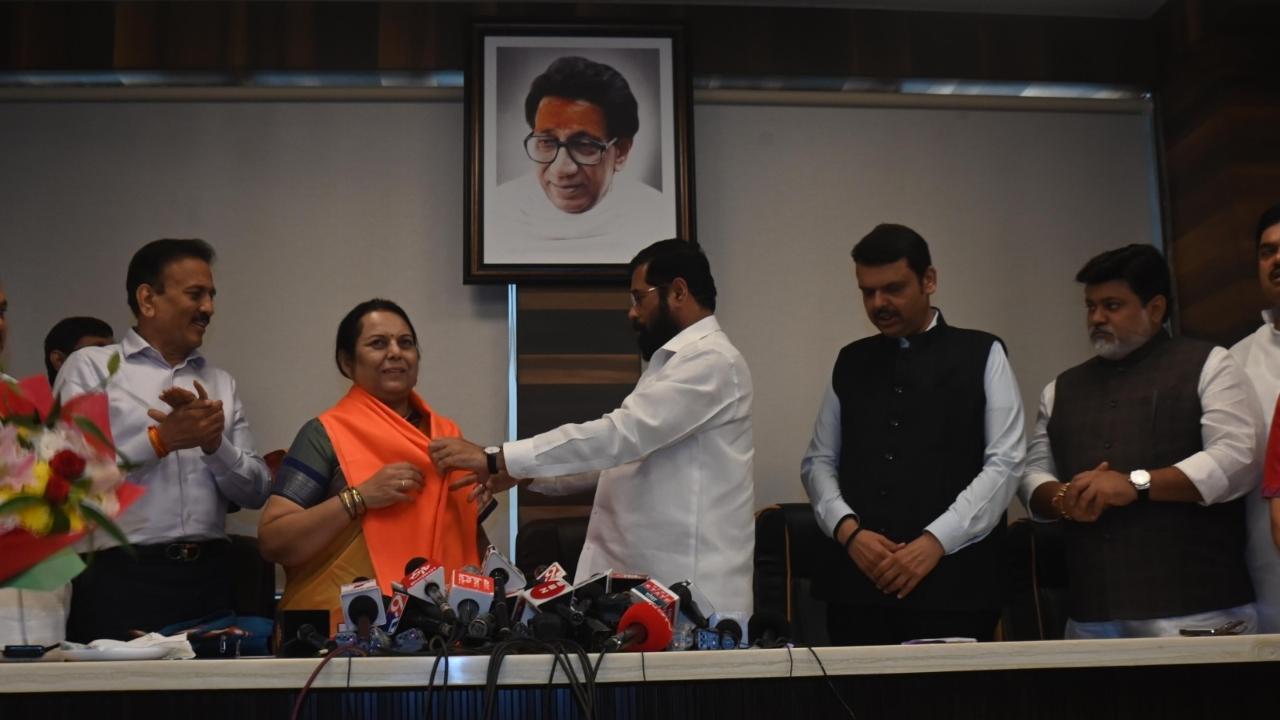 Deputy CM Devendra Fadnavis said Sena-BJP follows the same thought process. “I personally wanted to remain present for the induction and welcome her into the alliance. She has taken a rational decision,” he said
 