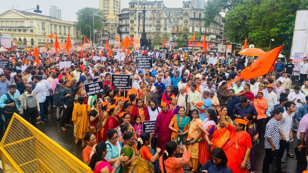 Mumbai: Uddhav's Sena protests against BMC over 