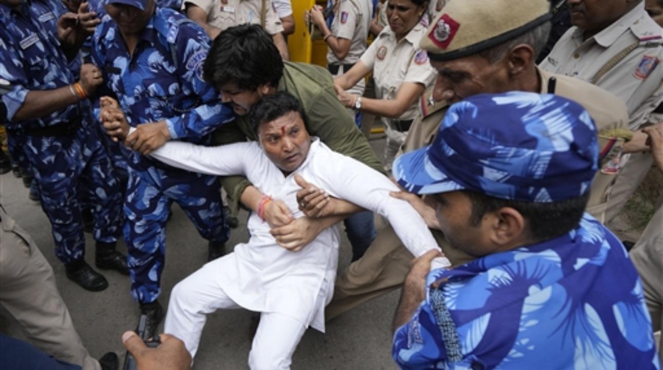 Security was beefed up near the IYC office and several protesters were detained by the police
 