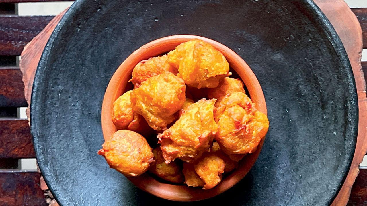Kugaji, who is a culinary expert and chef consultant says kohlyache bonde (ripe red pumpkin fritters), a dish from the Vidarbha region, is a big hit. In Nagpur, it’s called kaddu ke gulgule. The sweetness comes from the jaggery and pumpkin; but you have to cook and soften it well.