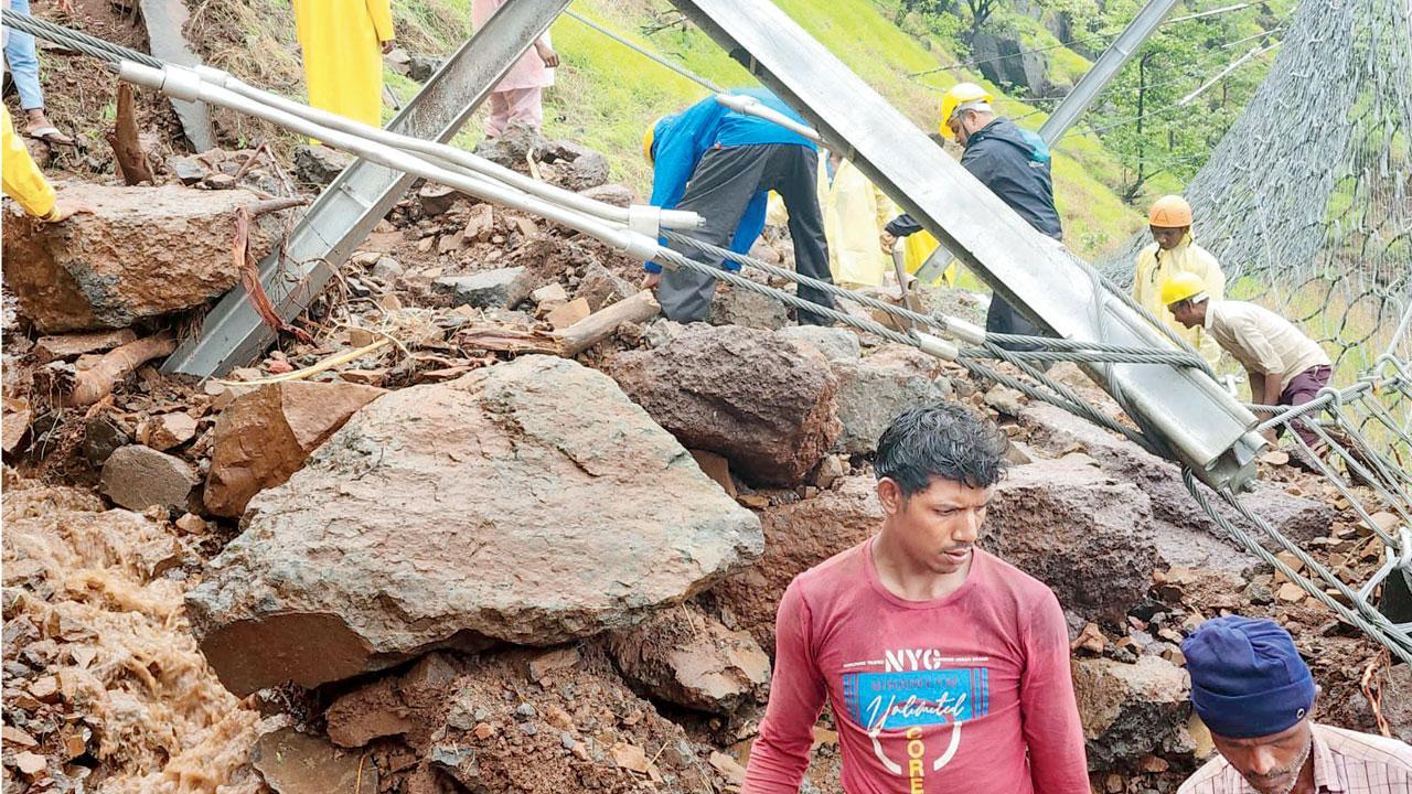 Maharashtra: Disaster averted in CR ghat landslide