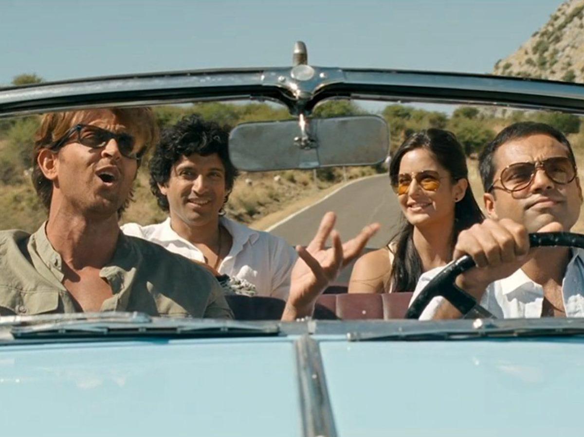 Through self-discovery and facing their fears, their bond emerges even stronger, making ZNMD a heartfelt tribute to the transformative power of true friendship.