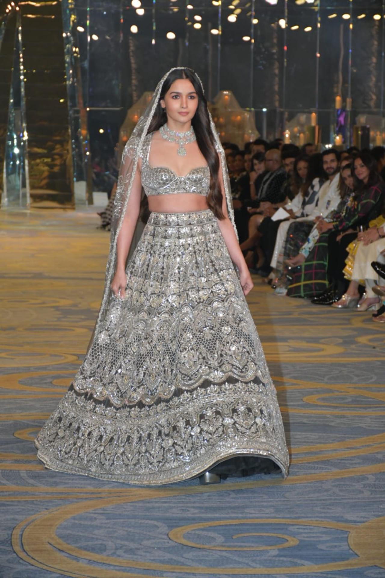 Alia Bhatt looked resplendent in this Manish Malhotra creation