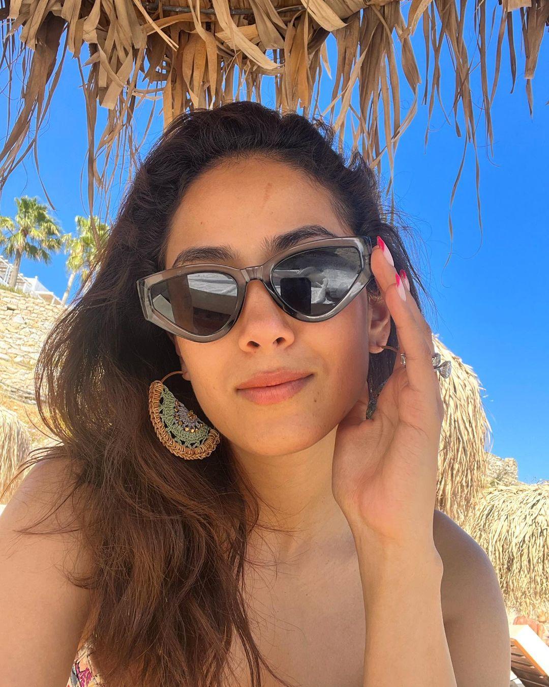 In an exciting summer adventure, Mira Kapoor jetted off to Greece, where she immersed herself in picturesque landscapes and unforgettable experiences.