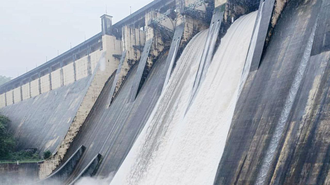 Mumbai: Modak Sagar lake overflows, city's reservoirs reach 68 per cent water capacity