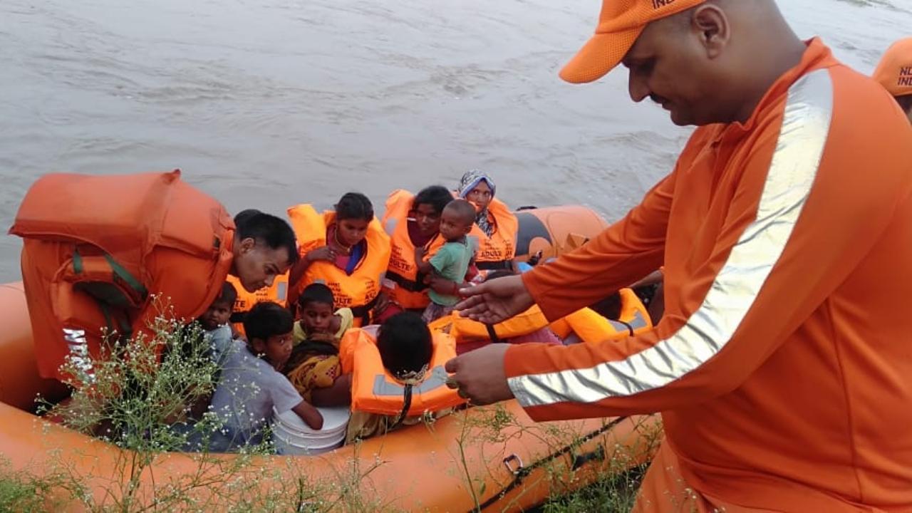 Meanwhile, the Indian Army and NDRF teams evacuated over 200 people from flood-affected Mand areas in Sultanpur Lodhi city of Punjab on Wednesday, officials said