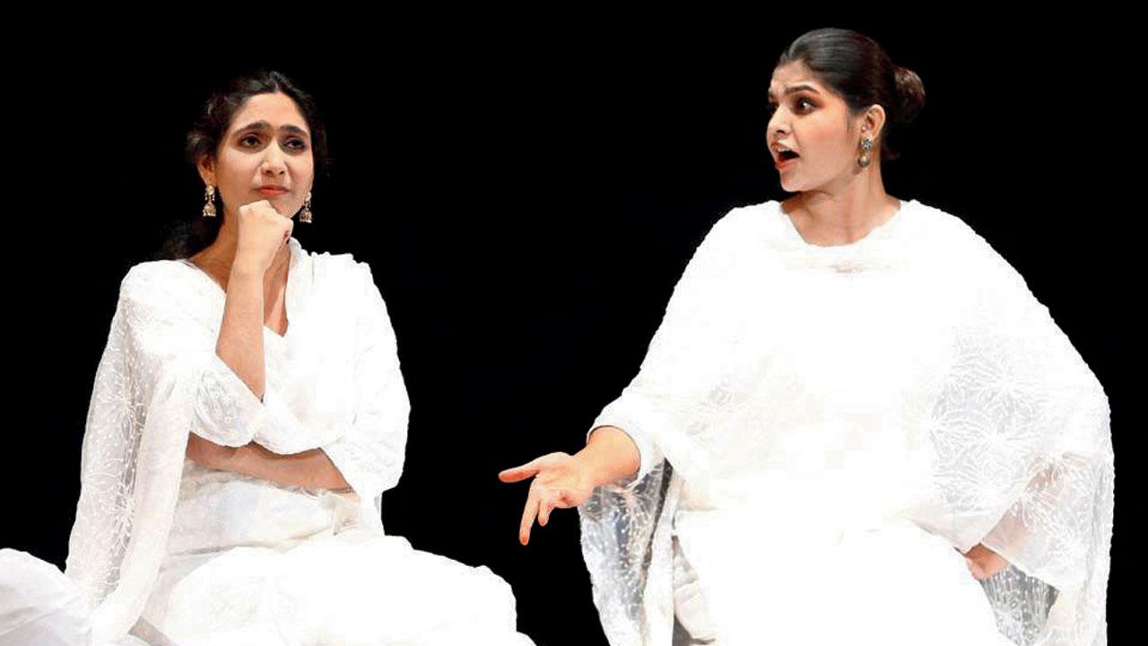 Ainee Farooqui and Nusrat Ansari in a performance 