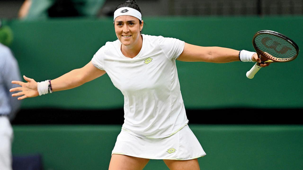 Ons Jabeur pulls off upset win over Elena Rybakina to reach Wimbledon semis