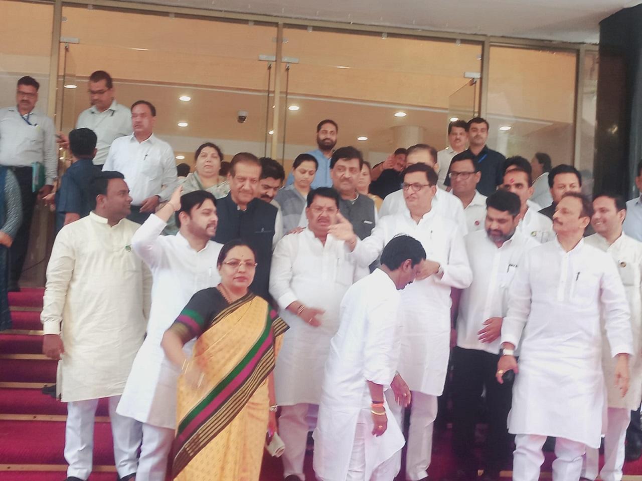 The legislators, led by former minister Yashomati Thakur and Mumbai Congress chief Varsha Gaikwad, assembled on the steps of the Vidhan Bhavan and raised slogans against the governmen