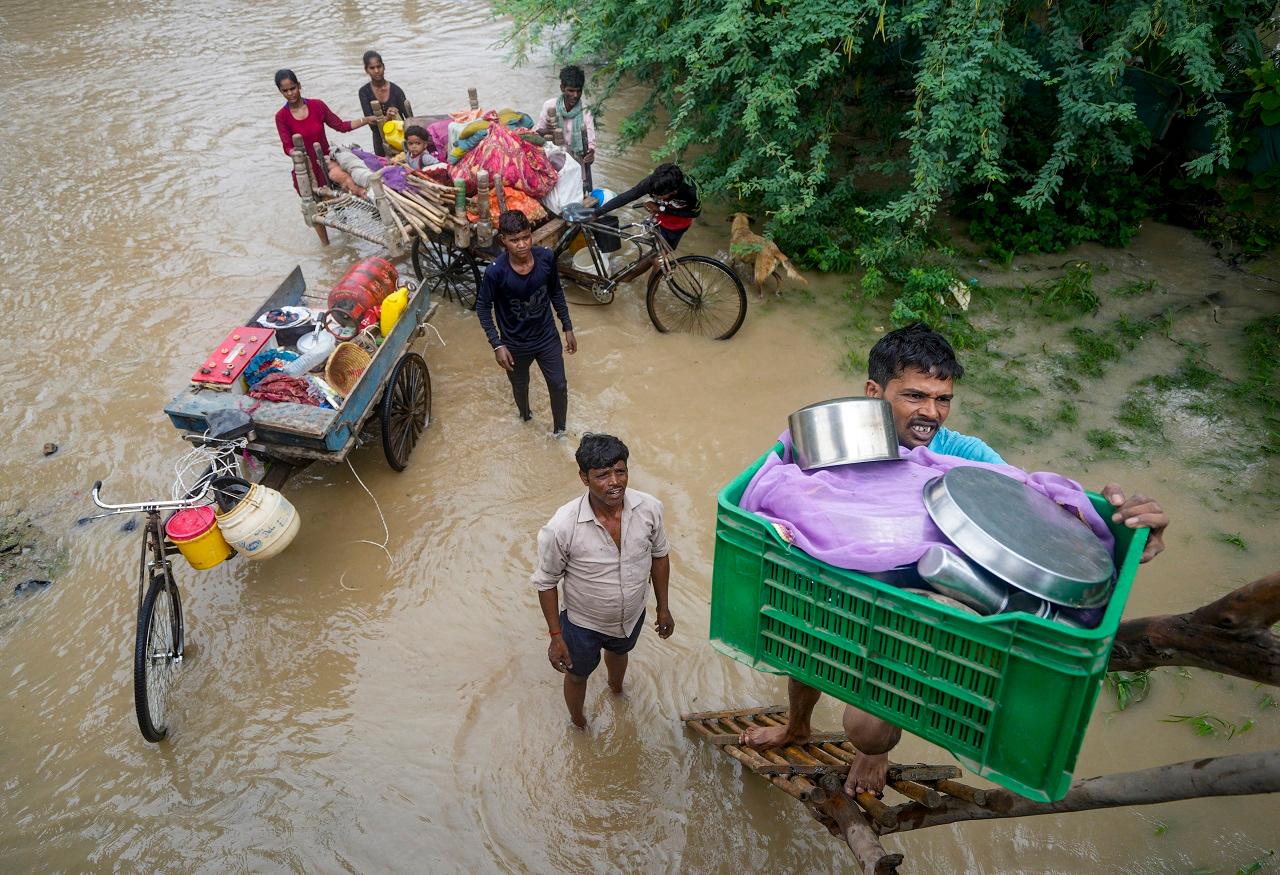 Major floods in Delhi occurred in 1924, 1977, 1978, 1988, 1995, 1998, 2010 and 2013. An analysis of flood data from 1963 to 2010 indicate an increasing trend for floods occurring in September, and a decreasing trend in July, according to research