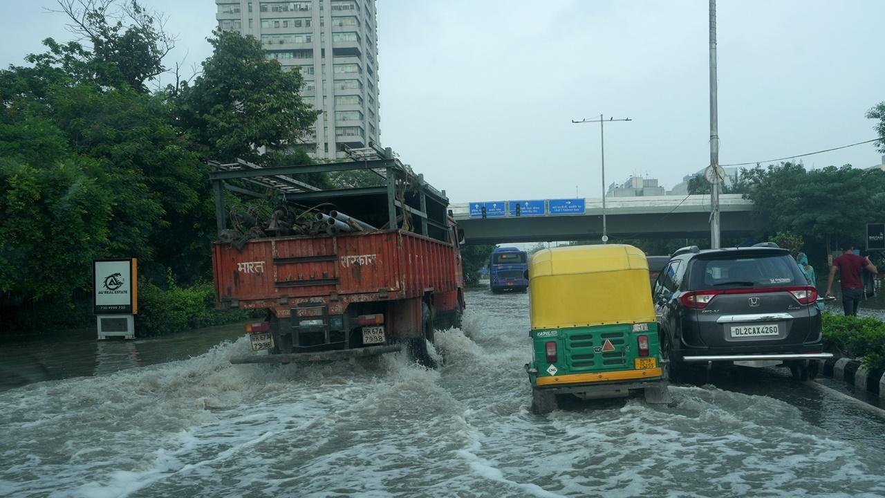 Delhi floods: Yamuna recedes but slum dwellers still in plight
