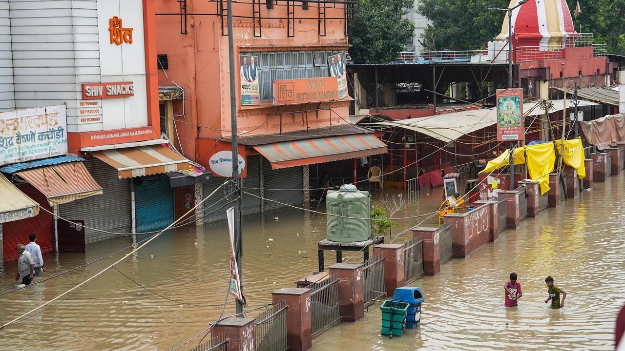 Delhi floods: River Yamuna water level recedes gradually