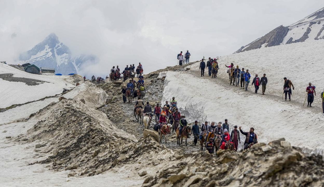 Batch of over 6,600 pilgrims leaves for Amarnath from Jammu