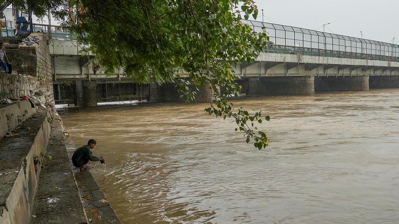 As per the Central Water Commission, the water level, which had breached the danger mark, flooding vast swathes of the national capital, was recorded at 205.48 at 7 am on Monday down from 206.02 m at 8 am on Sunday.