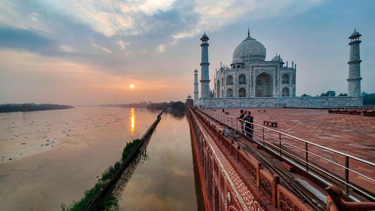 The Central Water Commission's data showed the water level reached 205.48 metres at 8 am and 205.60 metres an hour later. It is expected to rise to 205.72 metres by 6 pm