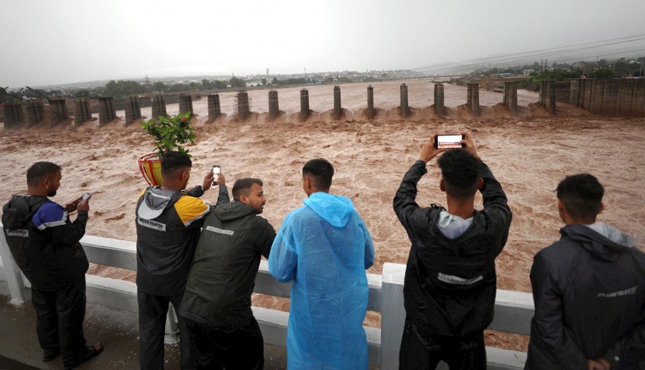 Heavy rains create flood-like situation Jammu; many rivers breach danger mark