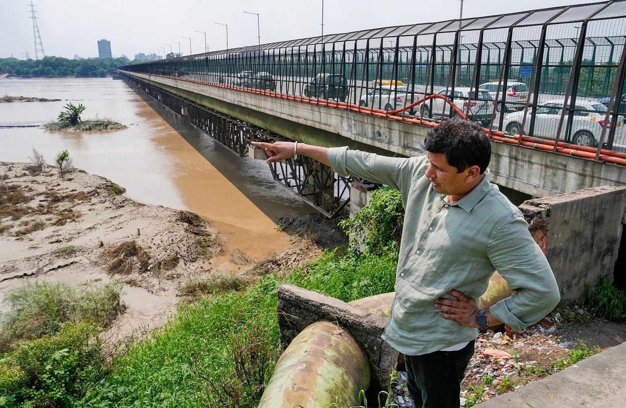 According to the latest update from the Central Water Commission, the water level at the Yamuna was recorded at 205.25 metres, at the Old Railway Bridge, on Friday morning