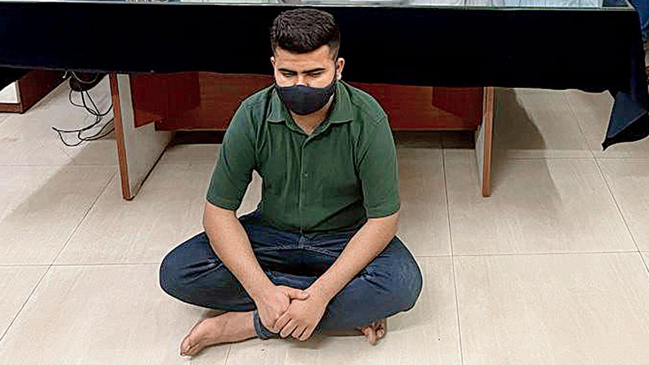 Share trading losses turns BMM student into pickpocket