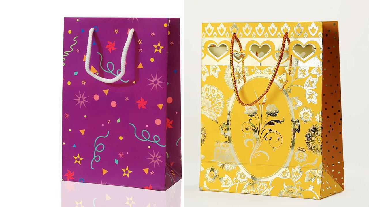 Christmas Cute Paper Bags with Handles and Glitter - China Paper Bags and  Christmas Paper Bags price